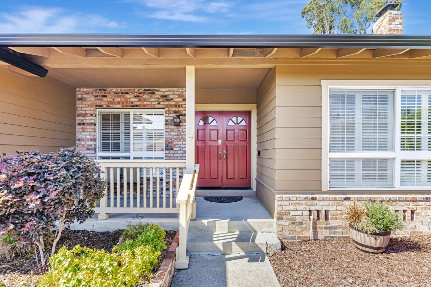 Detail Gallery Image 5 of 71 For 1741 Los Altos Dr, San Mateo,  CA 94402 - 4 Beds | 2 Baths