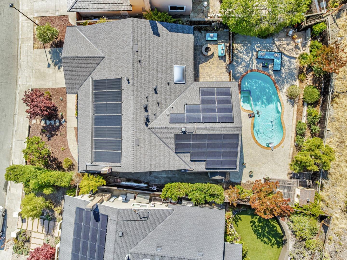 Detail Gallery Image 58 of 71 For 1741 Los Altos Dr, San Mateo,  CA 94402 - 4 Beds | 2 Baths