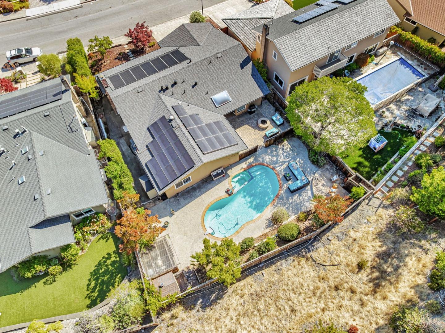 Detail Gallery Image 59 of 71 For 1741 Los Altos Dr, San Mateo,  CA 94402 - 4 Beds | 2 Baths