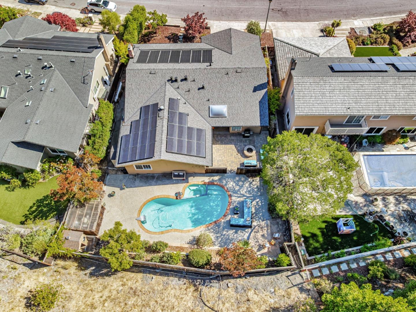 Detail Gallery Image 60 of 71 For 1741 Los Altos Dr, San Mateo,  CA 94402 - 4 Beds | 2 Baths