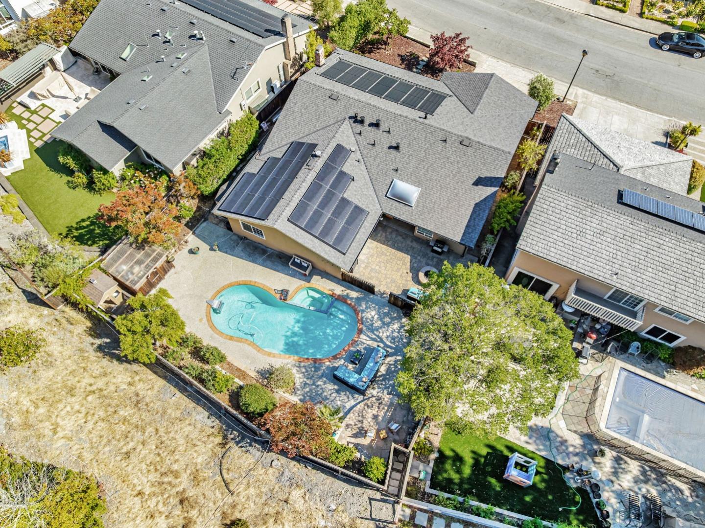 Detail Gallery Image 61 of 71 For 1741 Los Altos Dr, San Mateo,  CA 94402 - 4 Beds | 2 Baths