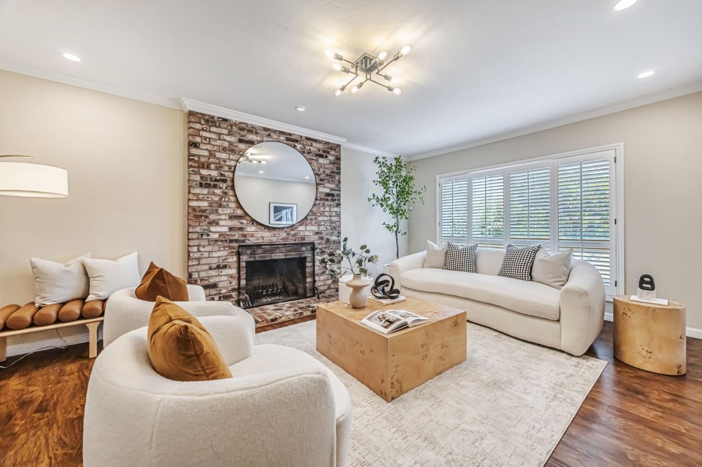 Detail Gallery Image 8 of 71 For 1741 Los Altos Dr, San Mateo,  CA 94402 - 4 Beds | 2 Baths
