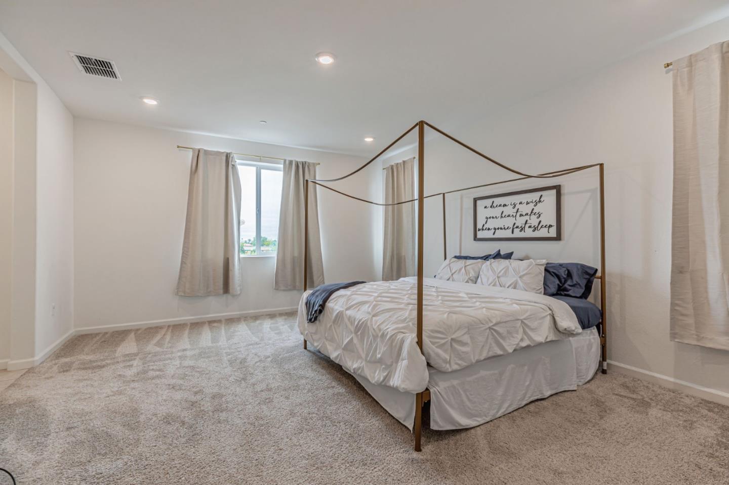 Detail Gallery Image 17 of 24 For 500 Duran Dr, Hollister,  CA 95023 - 4 Beds | 3 Baths