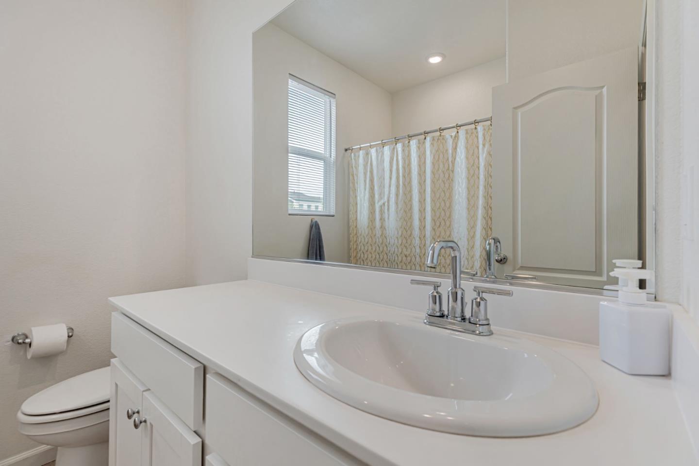 Detail Gallery Image 19 of 24 For 500 Duran Dr, Hollister,  CA 95023 - 4 Beds | 3 Baths