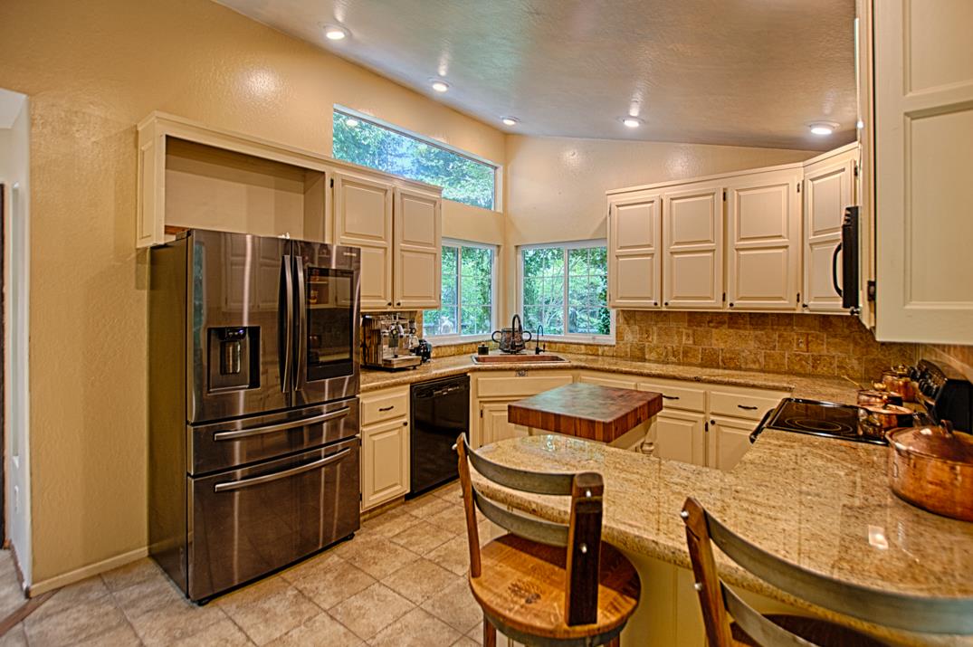 Detail Gallery Image 15 of 41 For 7030 Scotts Valley Dr, Scotts Valley,  CA 95066 - 3 Beds | 2 Baths