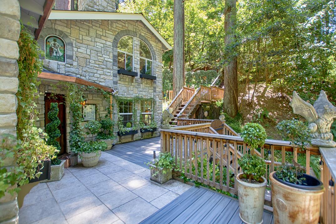 Detail Gallery Image 4 of 41 For 7030 Scotts Valley Dr, Scotts Valley,  CA 95066 - 3 Beds | 2 Baths