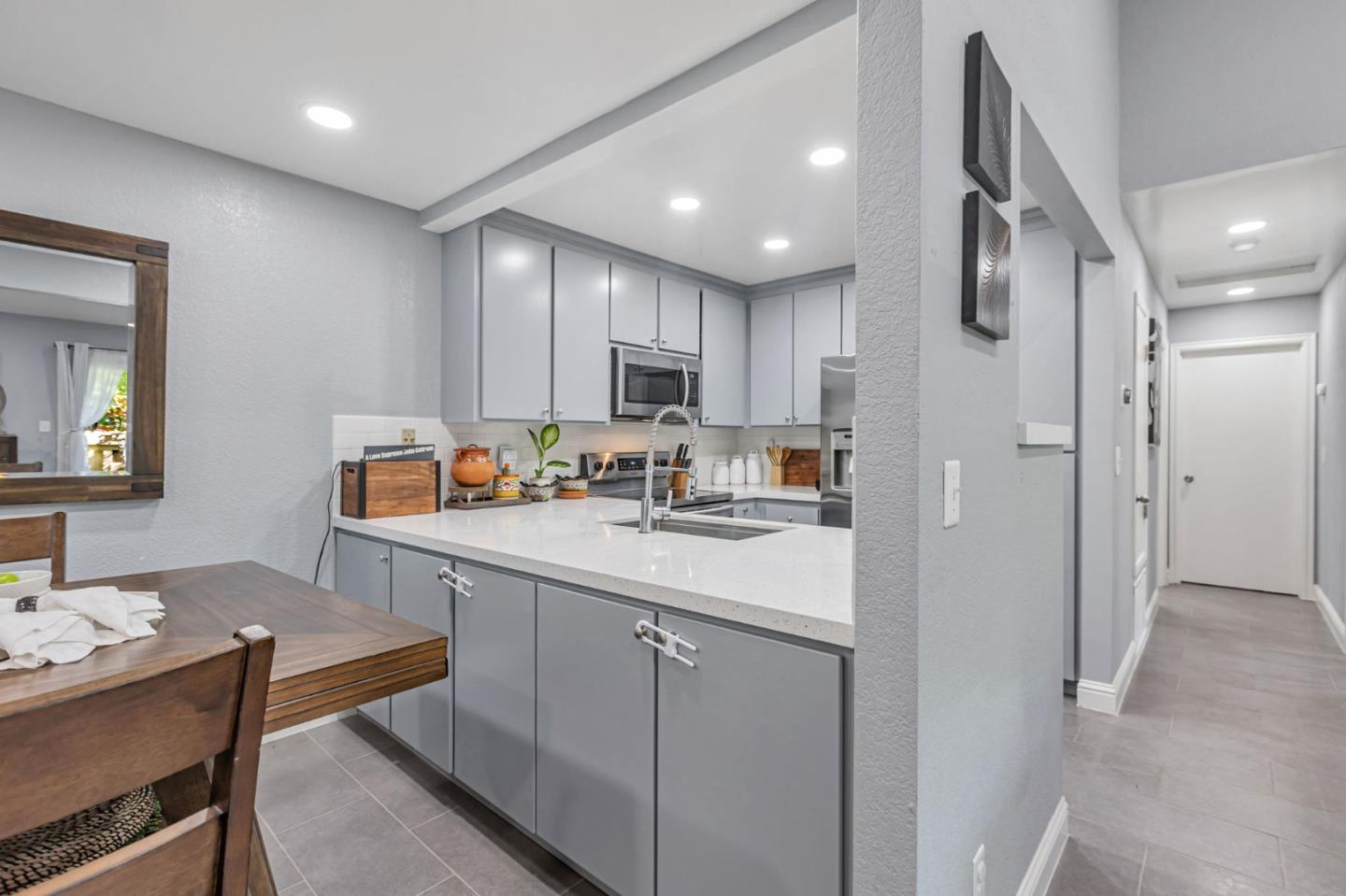 Detail Gallery Image 12 of 36 For 5694 Makati Cir #H,  San Jose,  CA 95123 - 2 Beds | 2 Baths