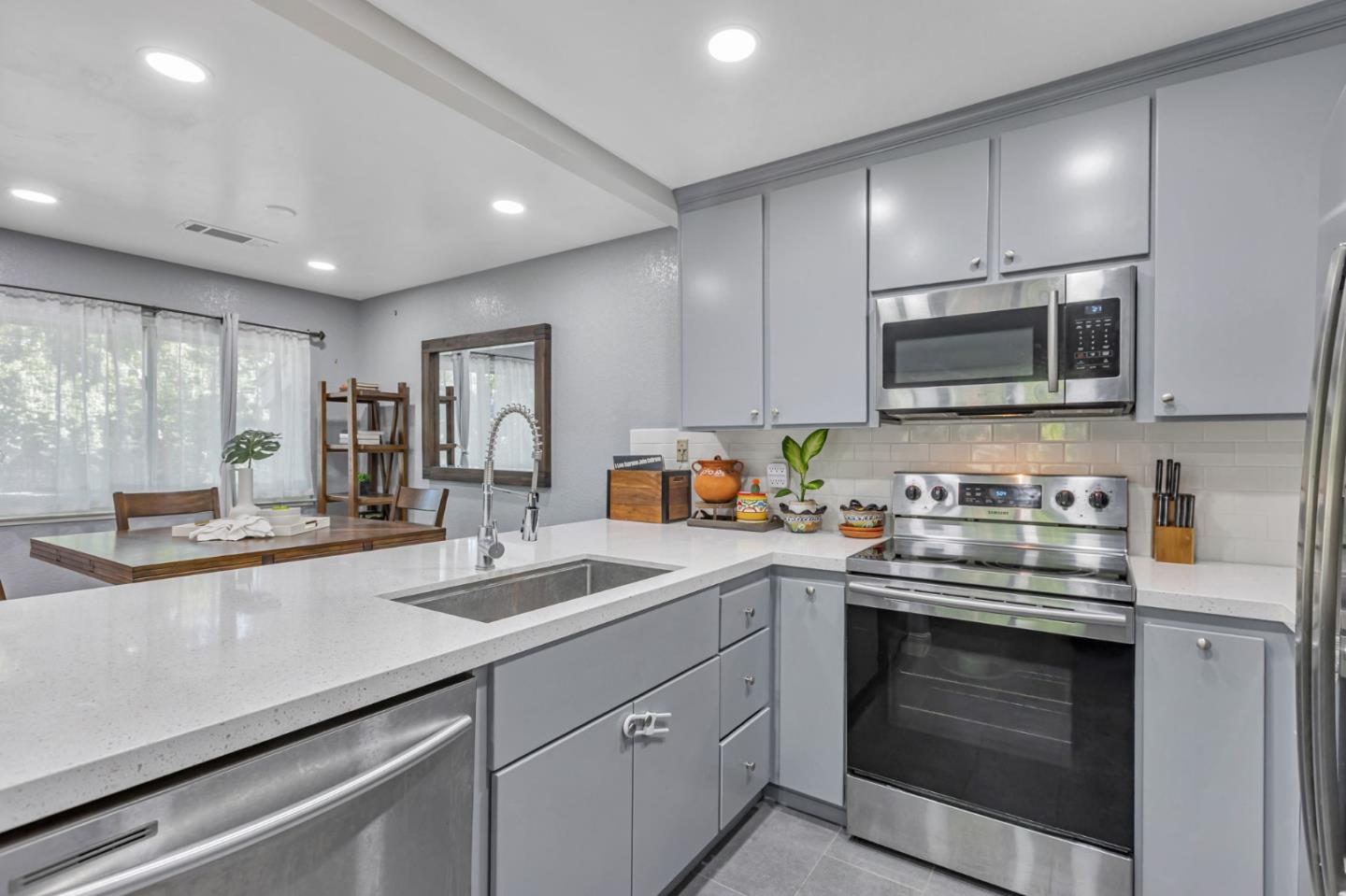 Detail Gallery Image 14 of 36 For 5694 Makati Cir #H,  San Jose,  CA 95123 - 2 Beds | 2 Baths