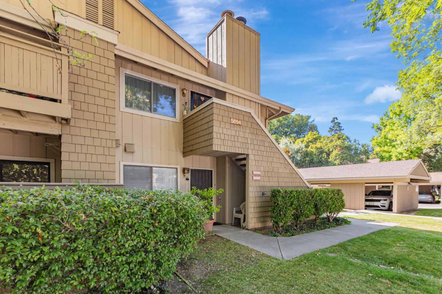 Detail Gallery Image 2 of 36 For 5694 Makati Cir #H,  San Jose,  CA 95123 - 2 Beds | 2 Baths