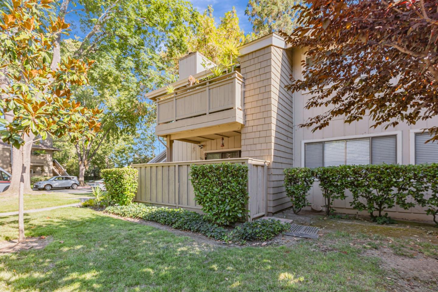 Detail Gallery Image 3 of 36 For 5694 Makati Cir #H,  San Jose,  CA 95123 - 2 Beds | 2 Baths
