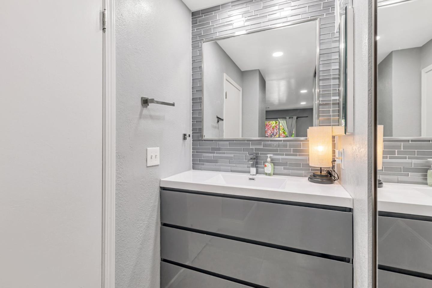 Detail Gallery Image 30 of 36 For 5694 Makati Cir #H,  San Jose,  CA 95123 - 2 Beds | 2 Baths