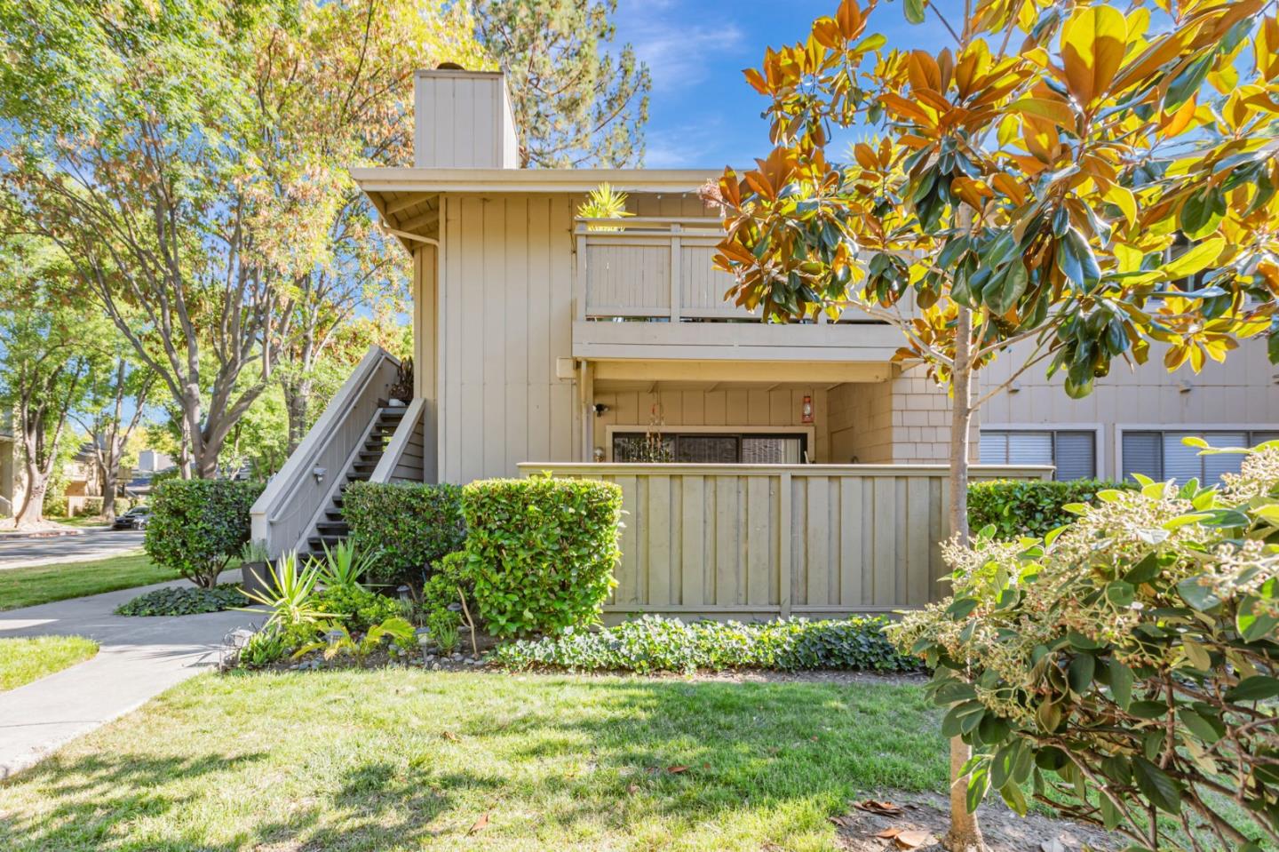Detail Gallery Image 4 of 36 For 5694 Makati Cir #H,  San Jose,  CA 95123 - 2 Beds | 2 Baths