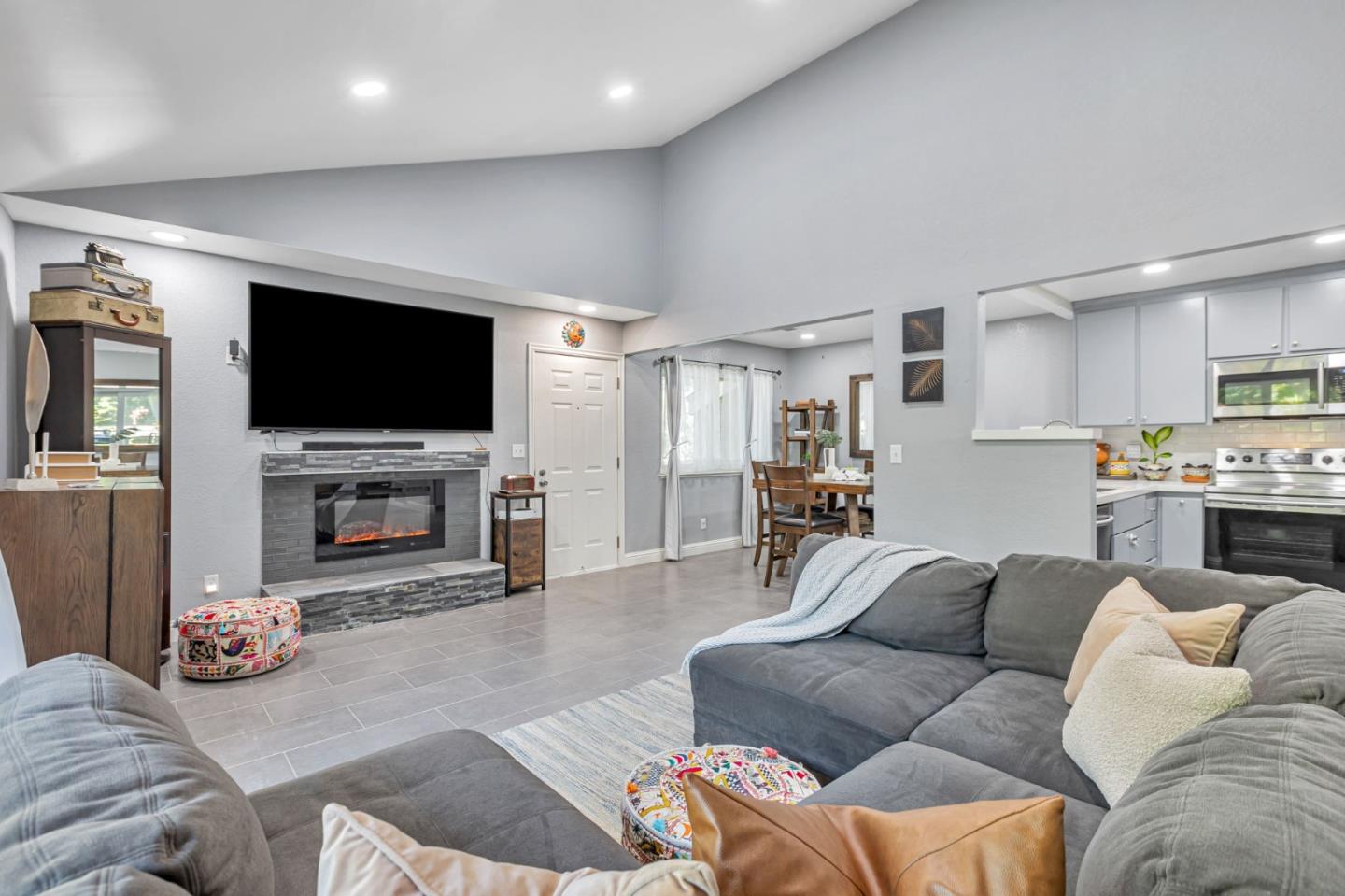 Detail Gallery Image 8 of 36 For 5694 Makati Cir #H,  San Jose,  CA 95123 - 2 Beds | 2 Baths