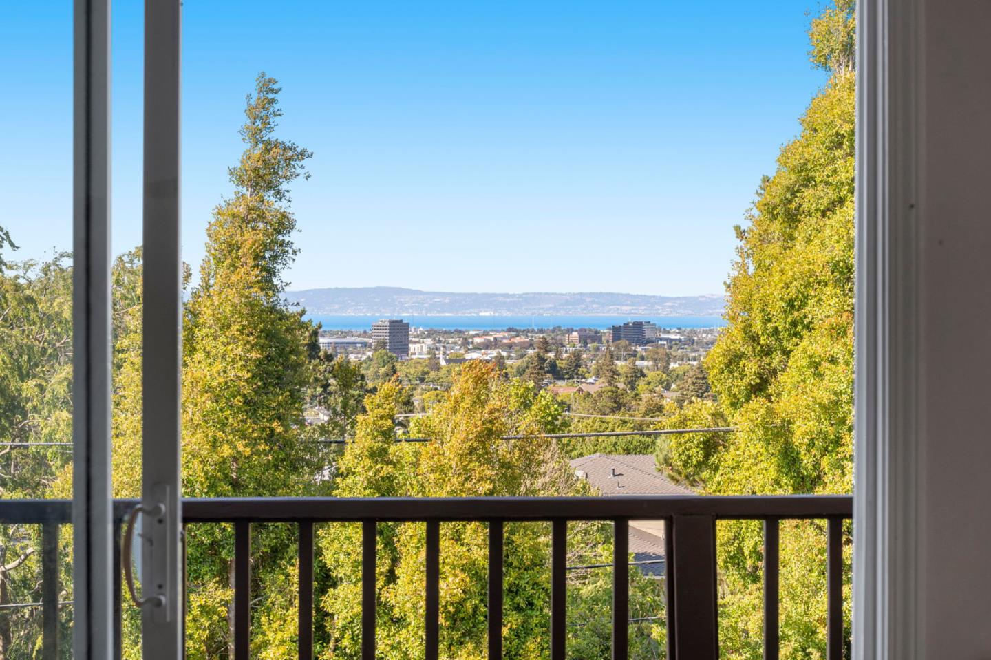 Detail Gallery Image 31 of 74 For 826 W Hillsdale Blvd, San Mateo,  CA 94403 - 4 Beds | 2 Baths