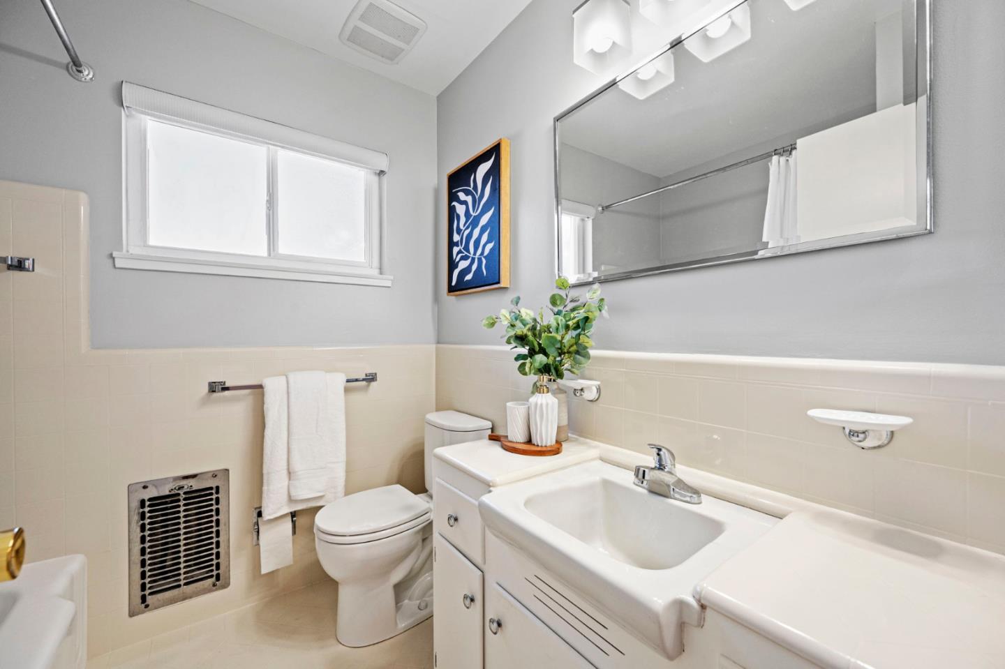 Detail Gallery Image 48 of 74 For 826 W Hillsdale Blvd, San Mateo,  CA 94403 - 4 Beds | 2 Baths