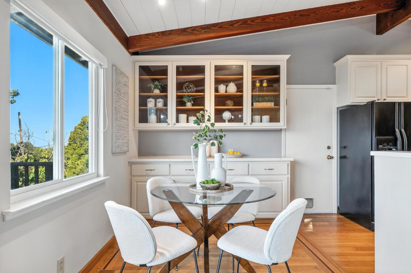 Detail Gallery Image 7 of 74 For 826 W Hillsdale Blvd, San Mateo,  CA 94403 - 4 Beds | 2 Baths