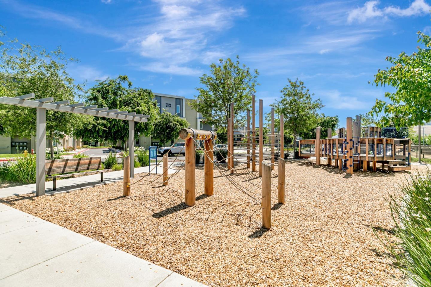 Detail Gallery Image 44 of 52 For 5765 Magnetic Loop, San Jose,  CA 95119 - 3 Beds | 3/1 Baths