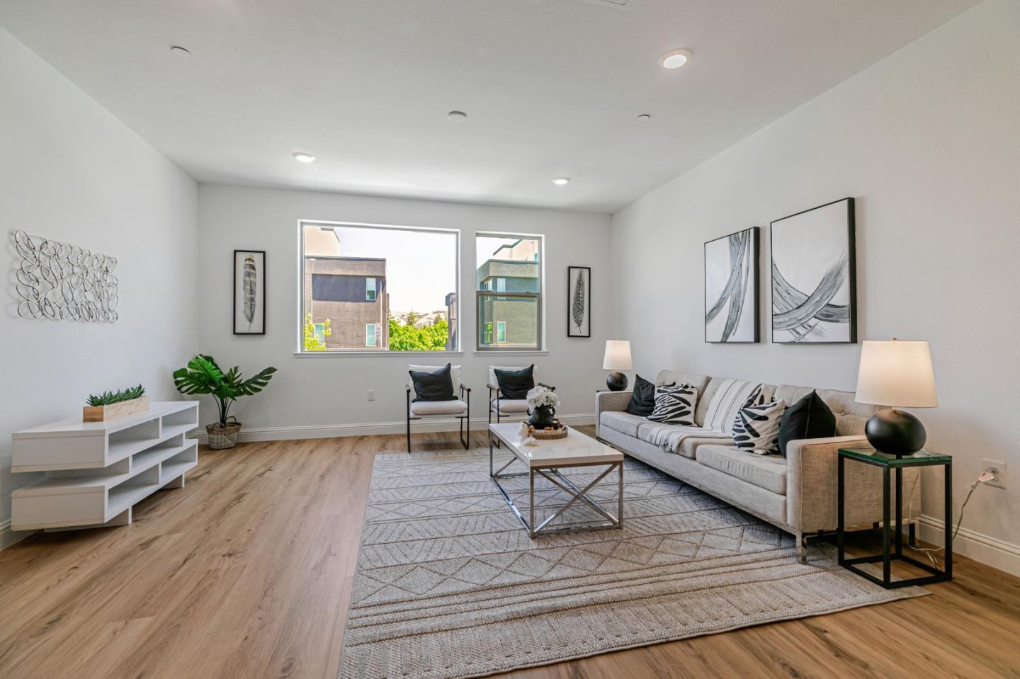 Detail Gallery Image 6 of 52 For 5765 Magnetic Loop, San Jose,  CA 95119 - 3 Beds | 3/1 Baths