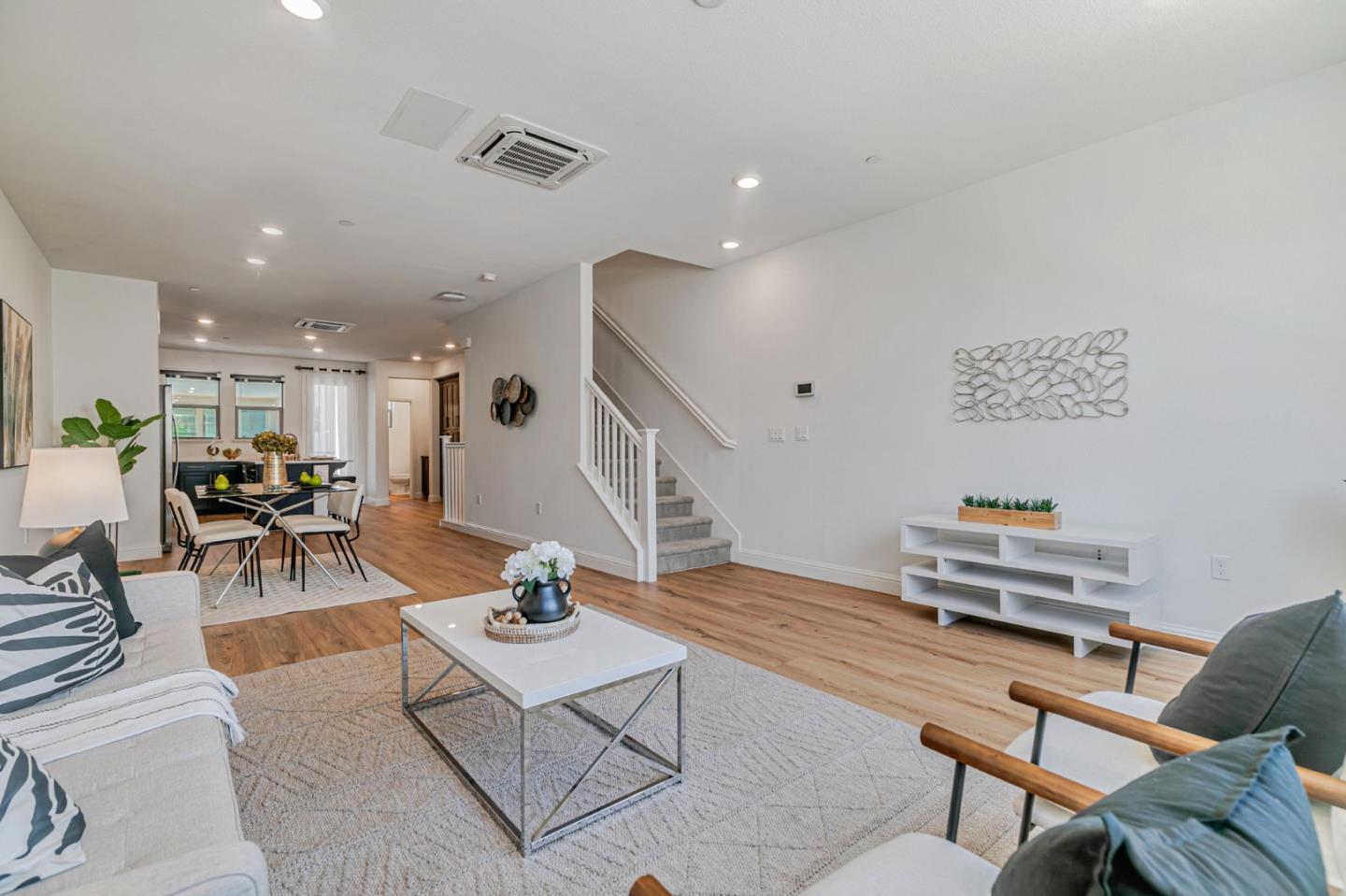 Detail Gallery Image 7 of 52 For 5765 Magnetic Loop, San Jose,  CA 95119 - 3 Beds | 3/1 Baths
