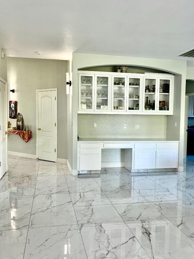 Detail Gallery Image 5 of 6 For 3200 Brookstone Dr, Turlock,  CA 95382 - 4 Beds | 3 Baths