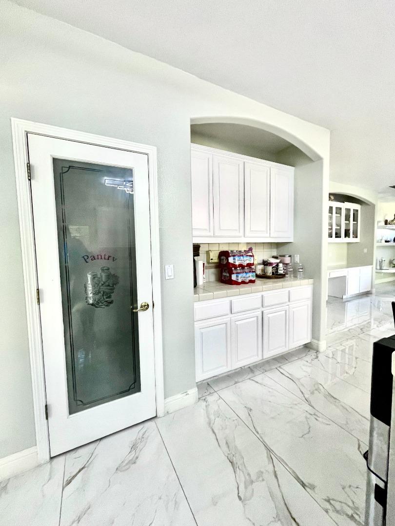 Detail Gallery Image 6 of 6 For 3200 Brookstone Dr, Turlock,  CA 95382 - 4 Beds | 3 Baths
