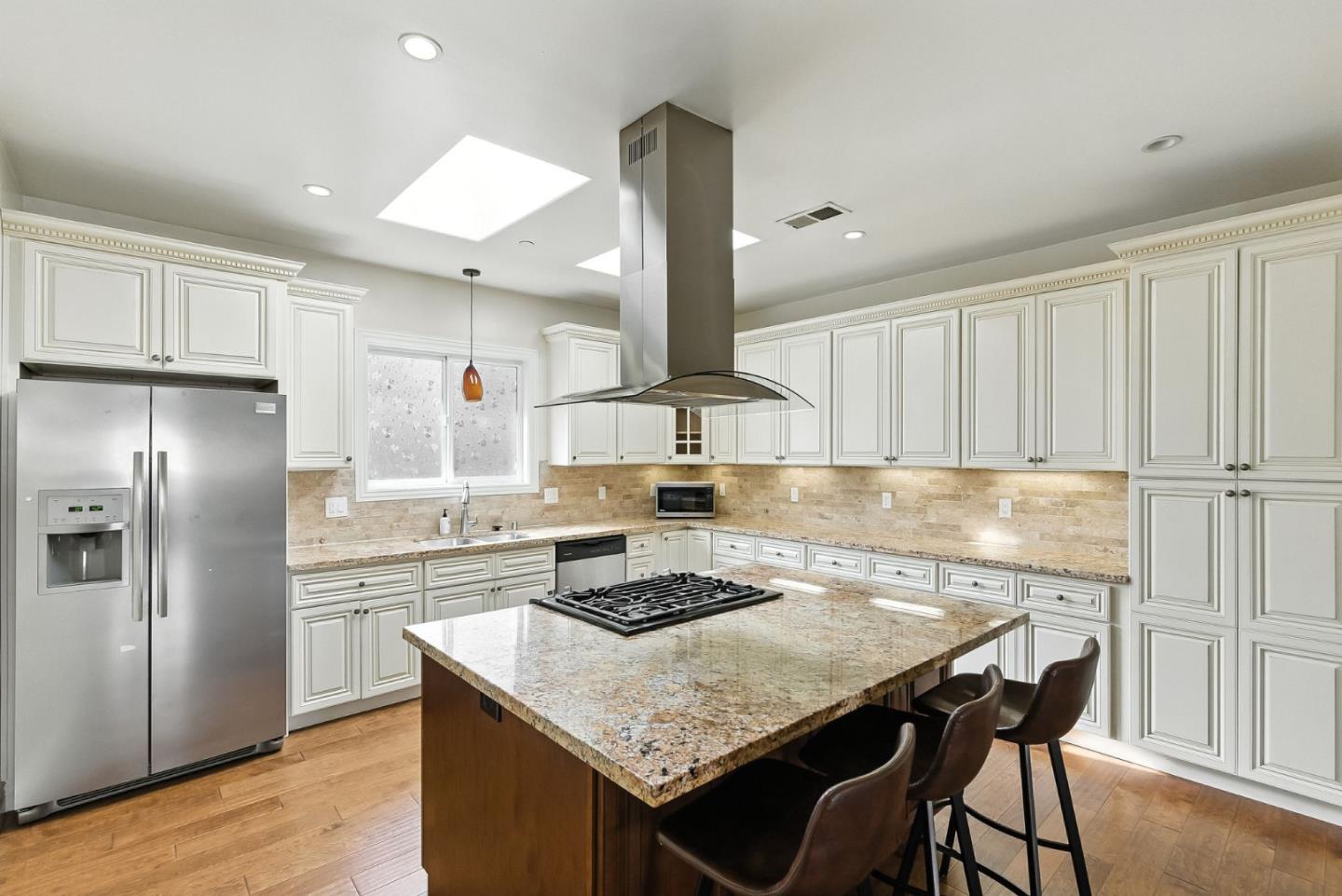 Detail Gallery Image 12 of 38 For 313 N Eldorado St, San Mateo,  CA 94401 - 4 Beds | 2/1 Baths