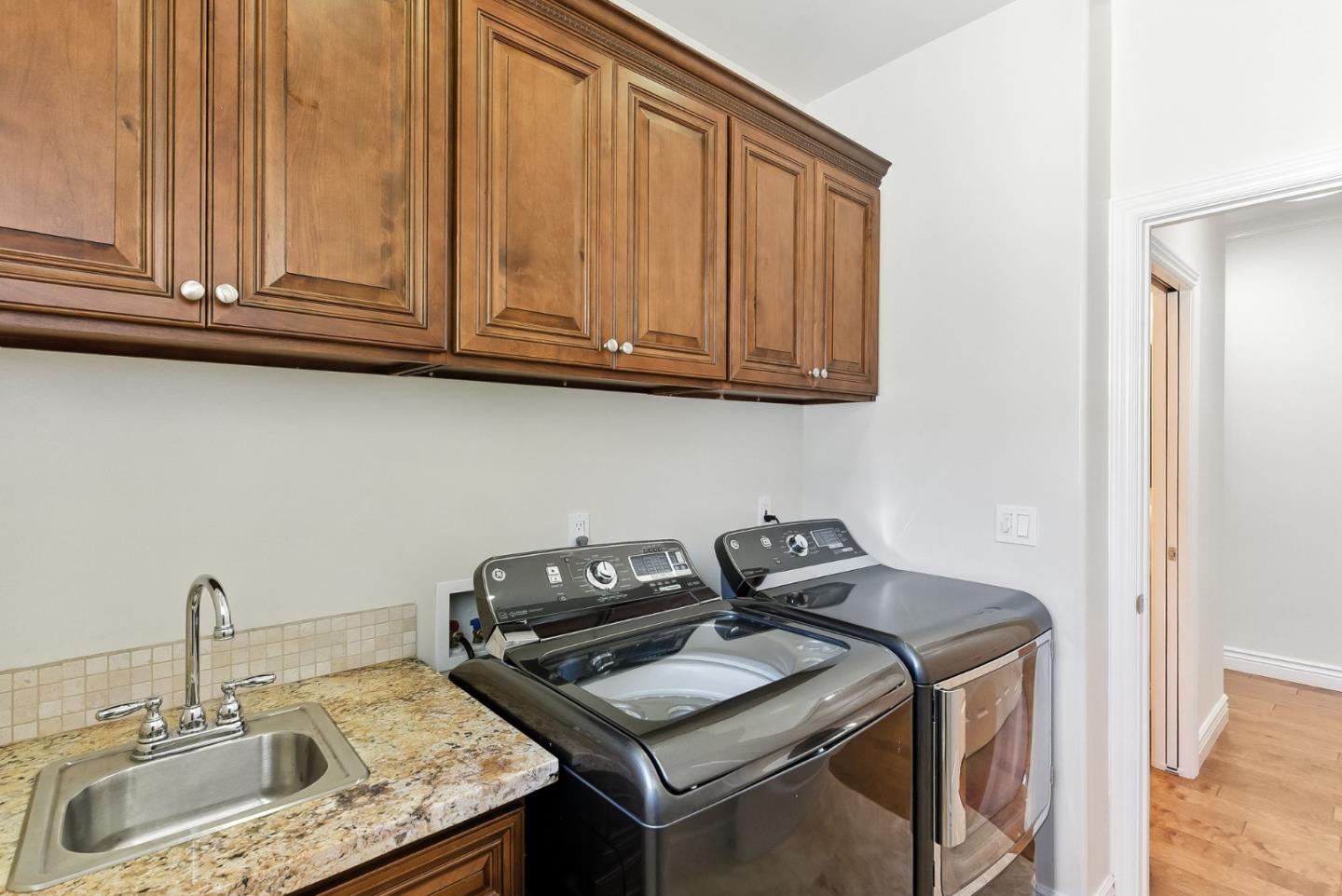 Detail Gallery Image 15 of 38 For 313 N Eldorado St, San Mateo,  CA 94401 - 4 Beds | 2/1 Baths