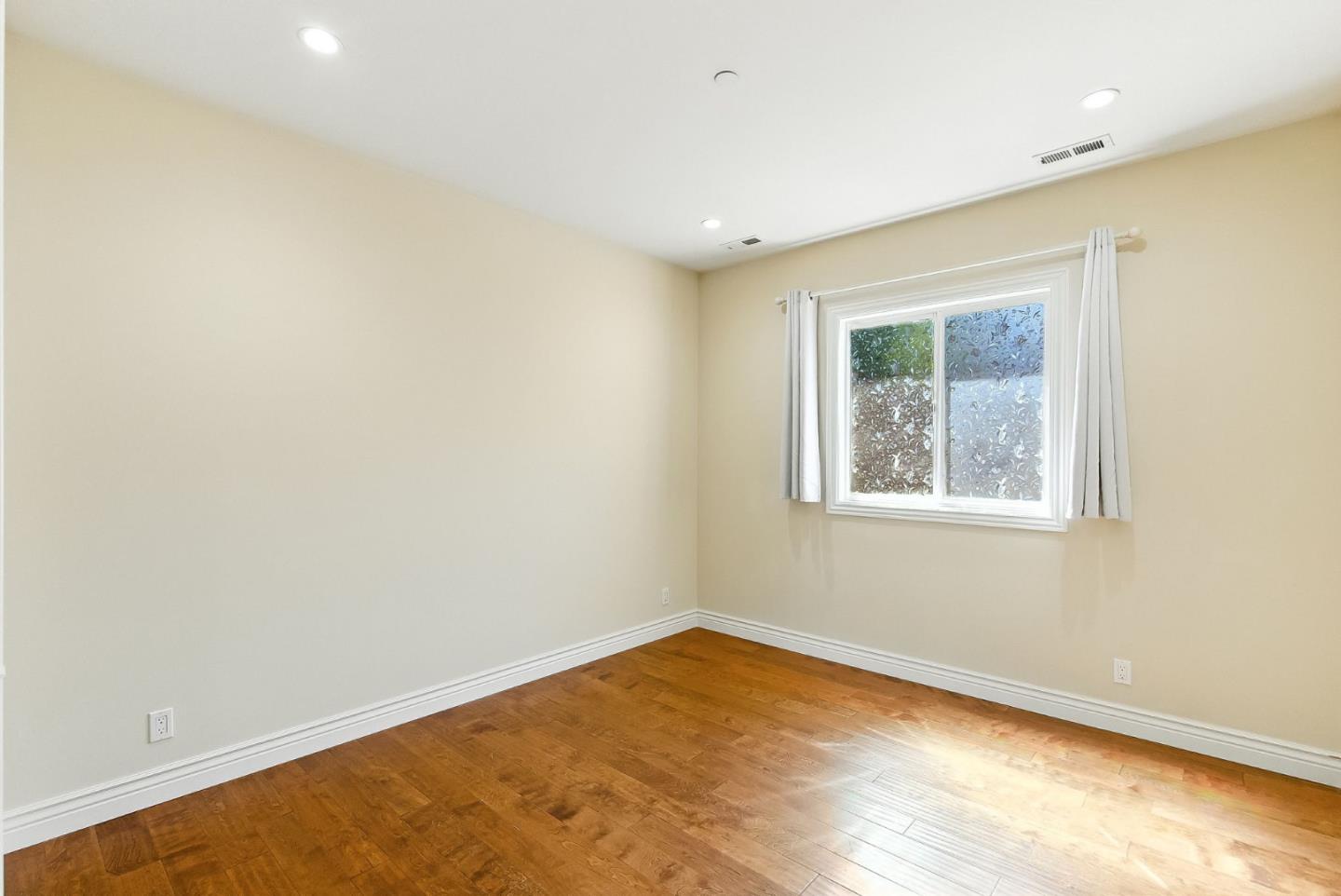 Detail Gallery Image 17 of 38 For 313 N Eldorado St, San Mateo,  CA 94401 - 4 Beds | 2/1 Baths
