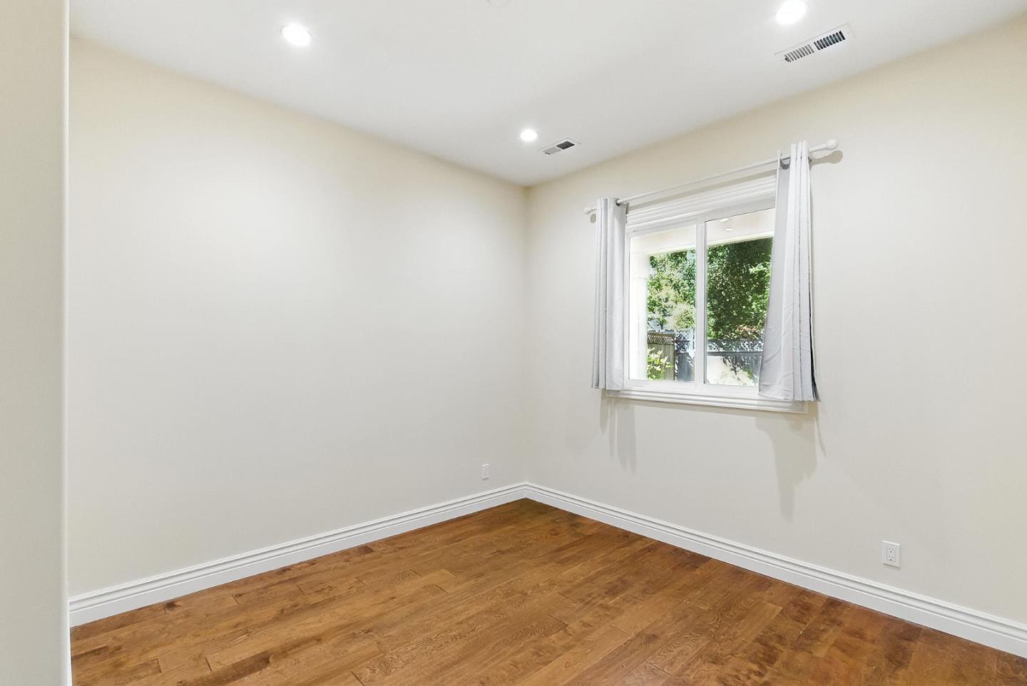 Detail Gallery Image 21 of 38 For 313 N Eldorado St, San Mateo,  CA 94401 - 4 Beds | 2/1 Baths