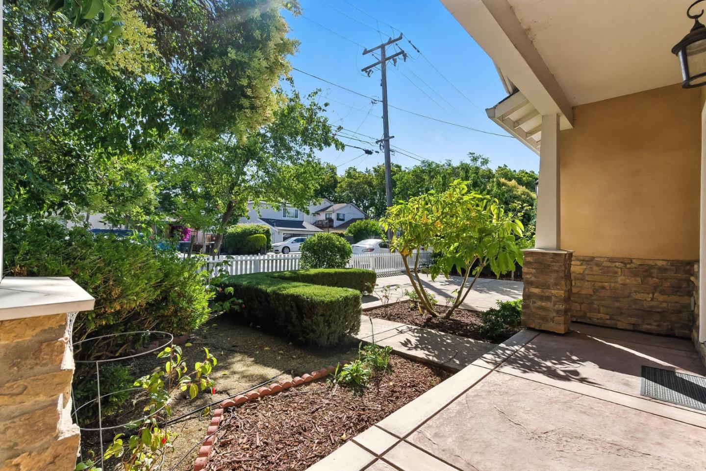 Detail Gallery Image 3 of 38 For 313 N Eldorado St, San Mateo,  CA 94401 - 4 Beds | 2/1 Baths