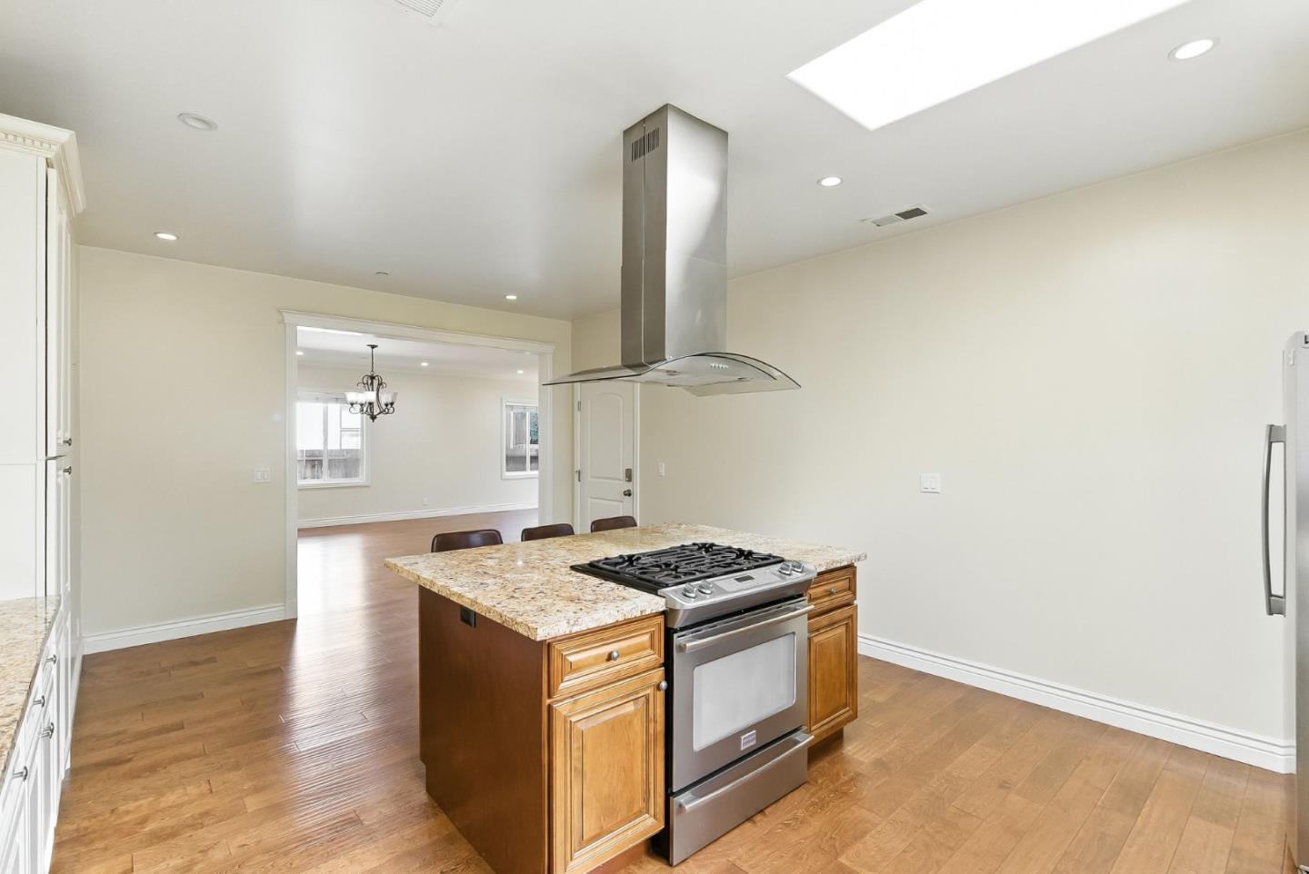 Detail Gallery Image 8 of 38 For 313 N Eldorado St, San Mateo,  CA 94401 - 4 Beds | 2/1 Baths