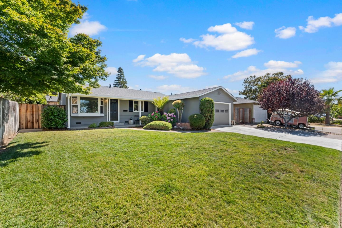 Detail Gallery Image 4 of 44 For 4944 Morden Dr, San Jose,  CA 95130 - 4 Beds | 1 Baths