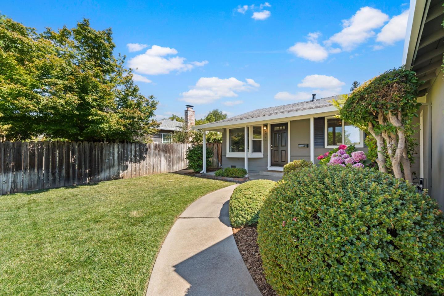 Detail Gallery Image 5 of 44 For 4944 Morden Dr, San Jose,  CA 95130 - 4 Beds | 1 Baths