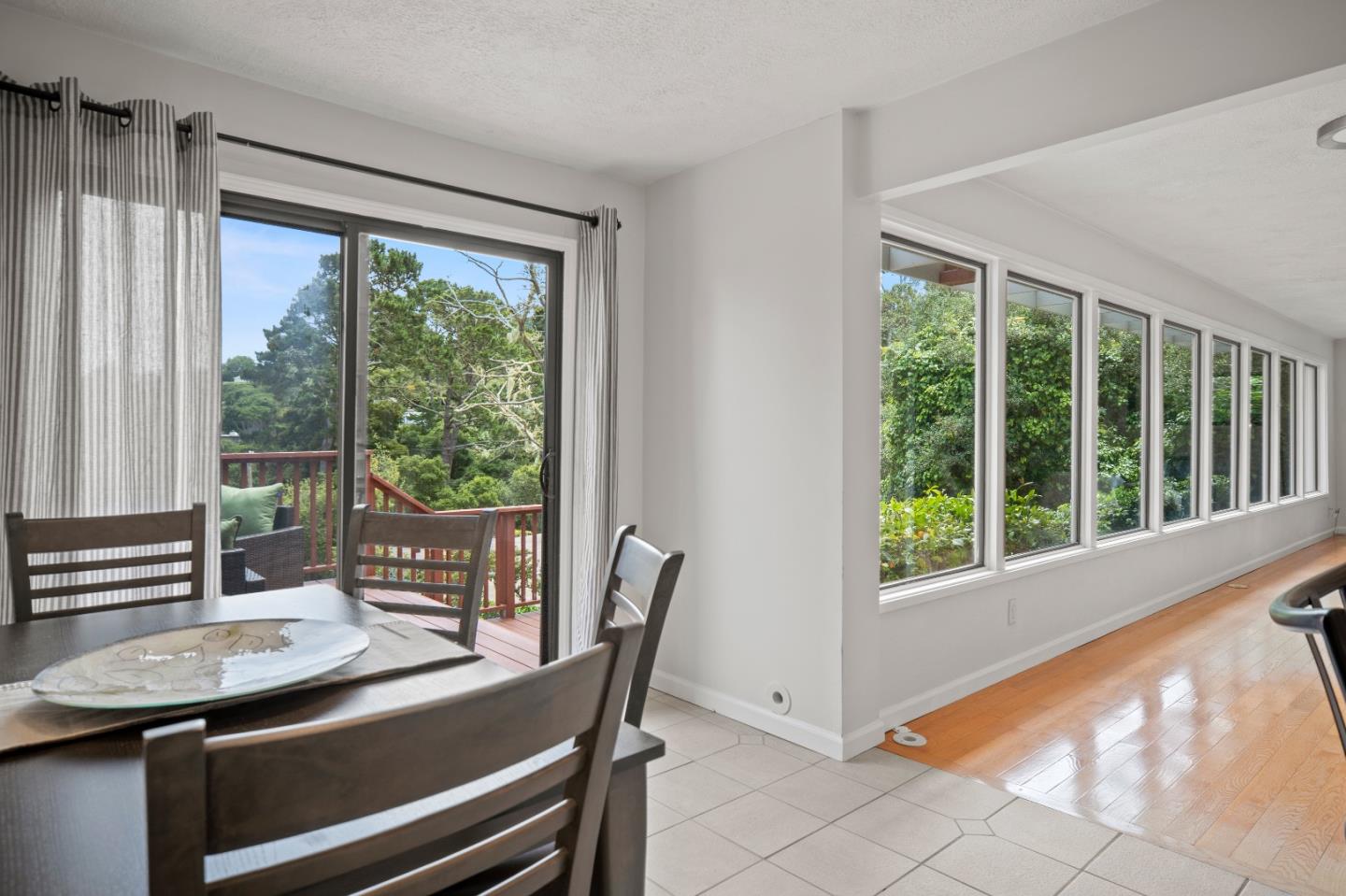Detail Gallery Image 12 of 25 For 25 Linda Vista Dr, Monterey,  CA 93940 - 3 Beds | 2/1 Baths