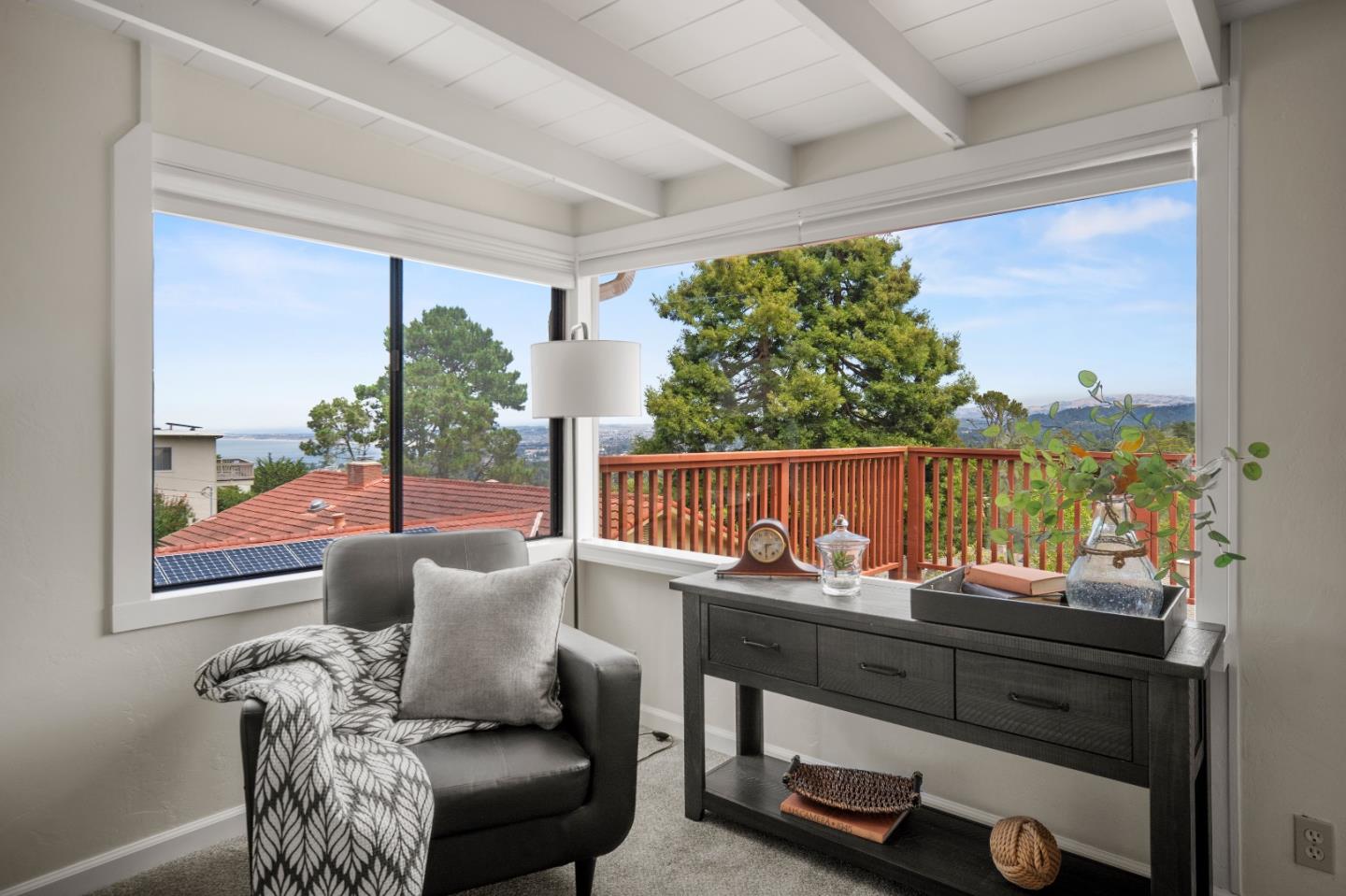 Detail Gallery Image 14 of 25 For 25 Linda Vista Dr, Monterey,  CA 93940 - 3 Beds | 2/1 Baths