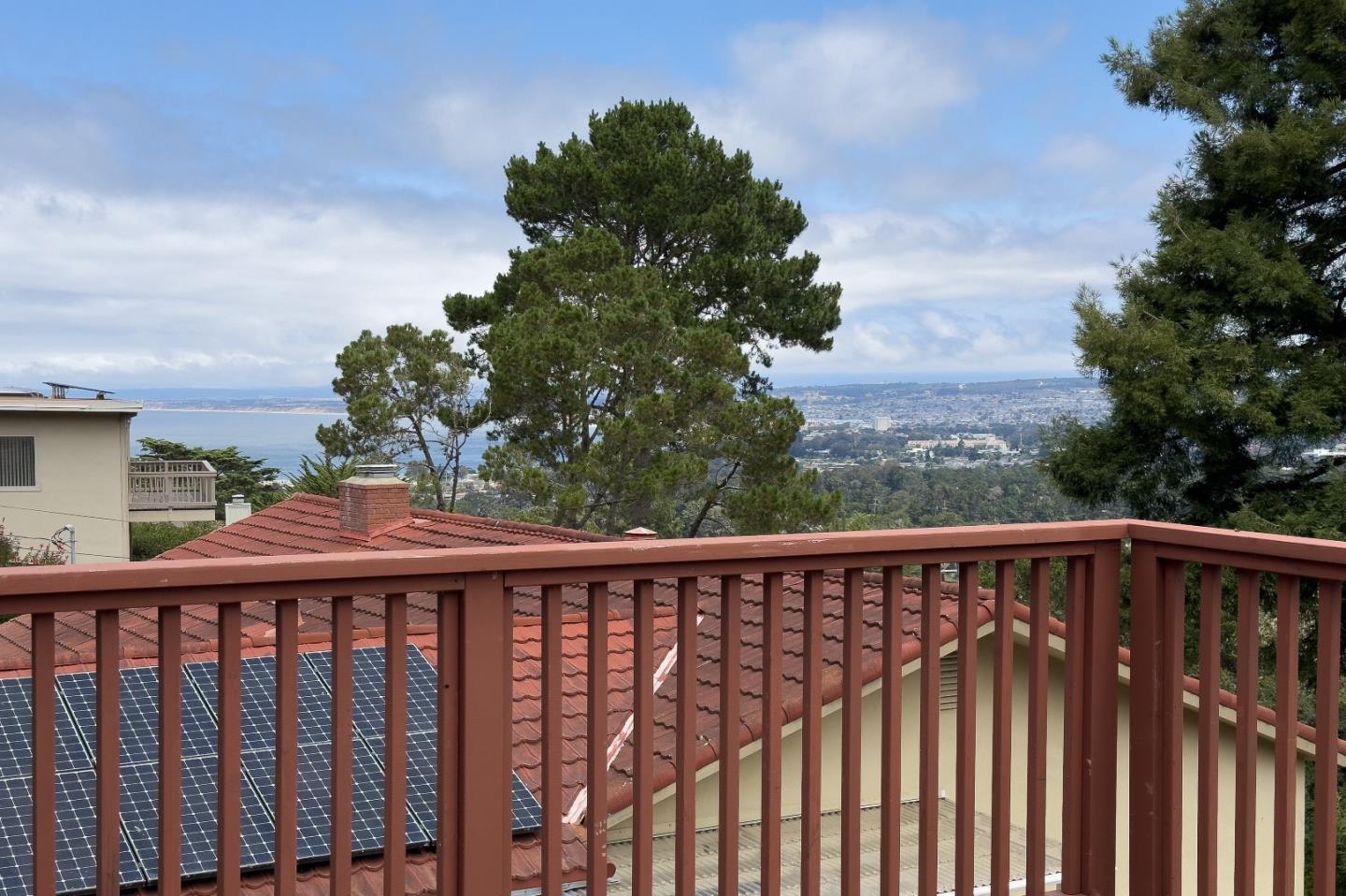 Detail Gallery Image 2 of 25 For 25 Linda Vista Dr, Monterey,  CA 93940 - 3 Beds | 2/1 Baths