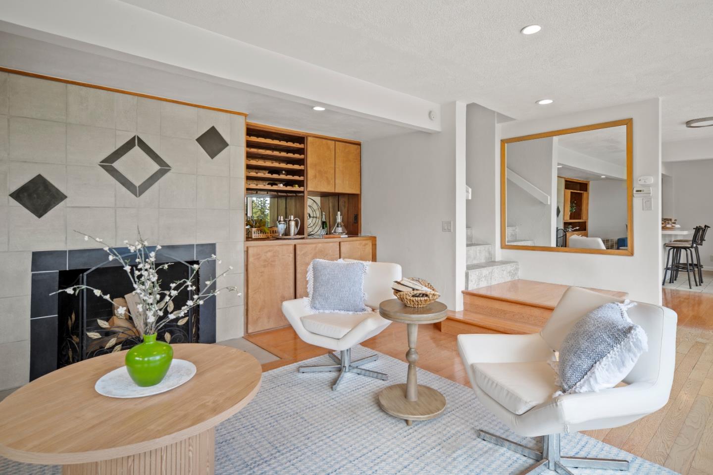 Detail Gallery Image 5 of 25 For 25 Linda Vista Dr, Monterey,  CA 93940 - 3 Beds | 2/1 Baths