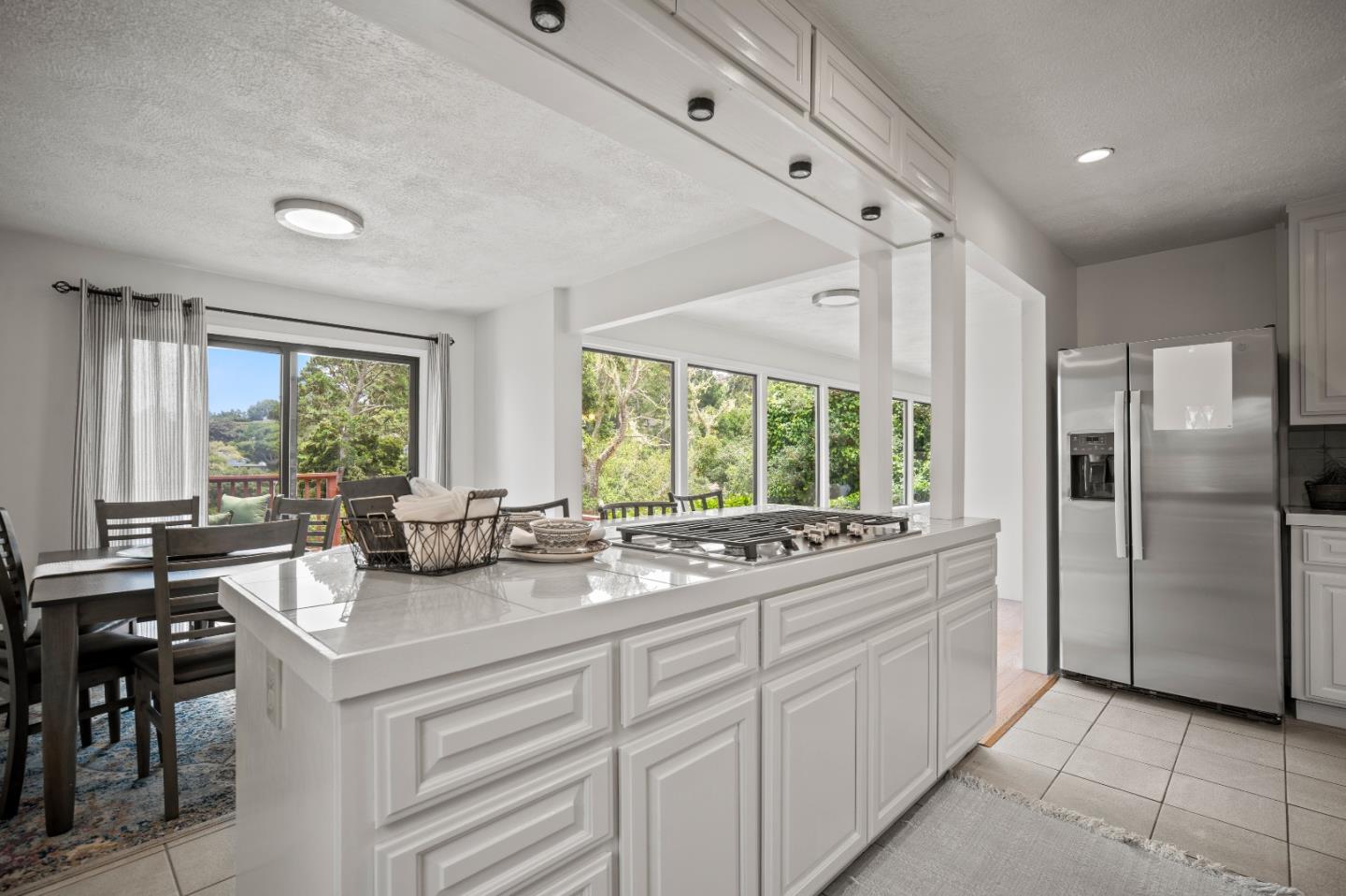 Detail Gallery Image 9 of 25 For 25 Linda Vista Dr, Monterey,  CA 93940 - 3 Beds | 2/1 Baths