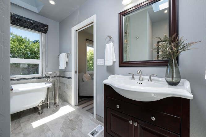 Detail Gallery Image 18 of 43 For 833 Linden Ave, Burlingame,  CA 94010 - 3 Beds | 2 Baths