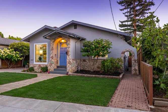 Detail Gallery Image 2 of 43 For 833 Linden Ave, Burlingame,  CA 94010 - 3 Beds | 2 Baths