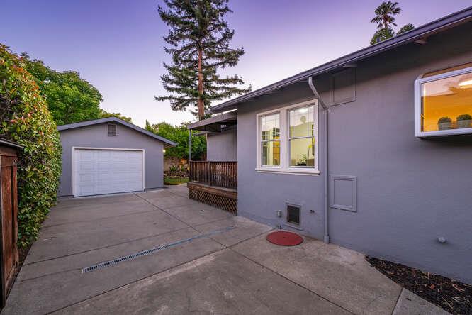 Detail Gallery Image 33 of 43 For 833 Linden Ave, Burlingame,  CA 94010 - 3 Beds | 2 Baths