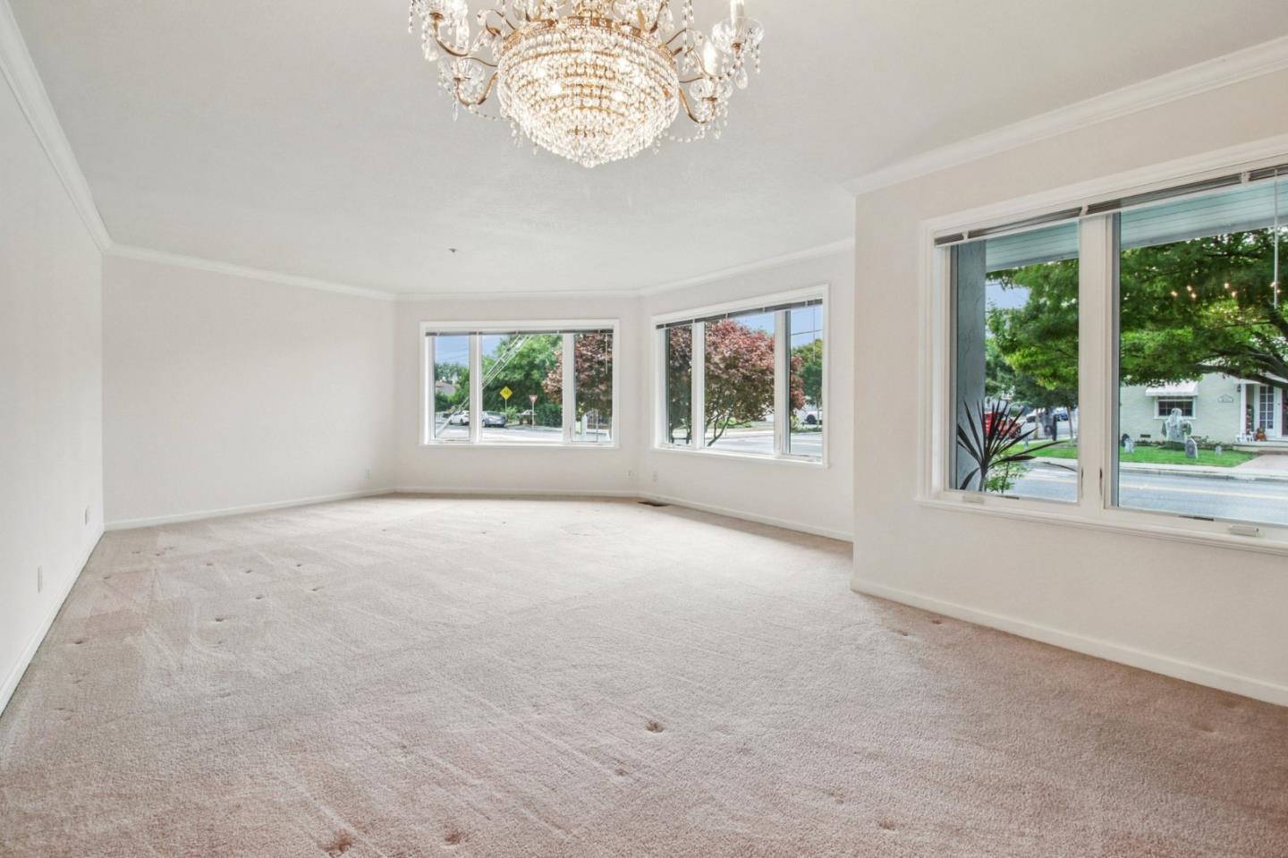 Detail Gallery Image 12 of 60 For 495 Lincoln Ave, Sunnyvale,  CA 94086 - 5 Beds | 3/1 Baths