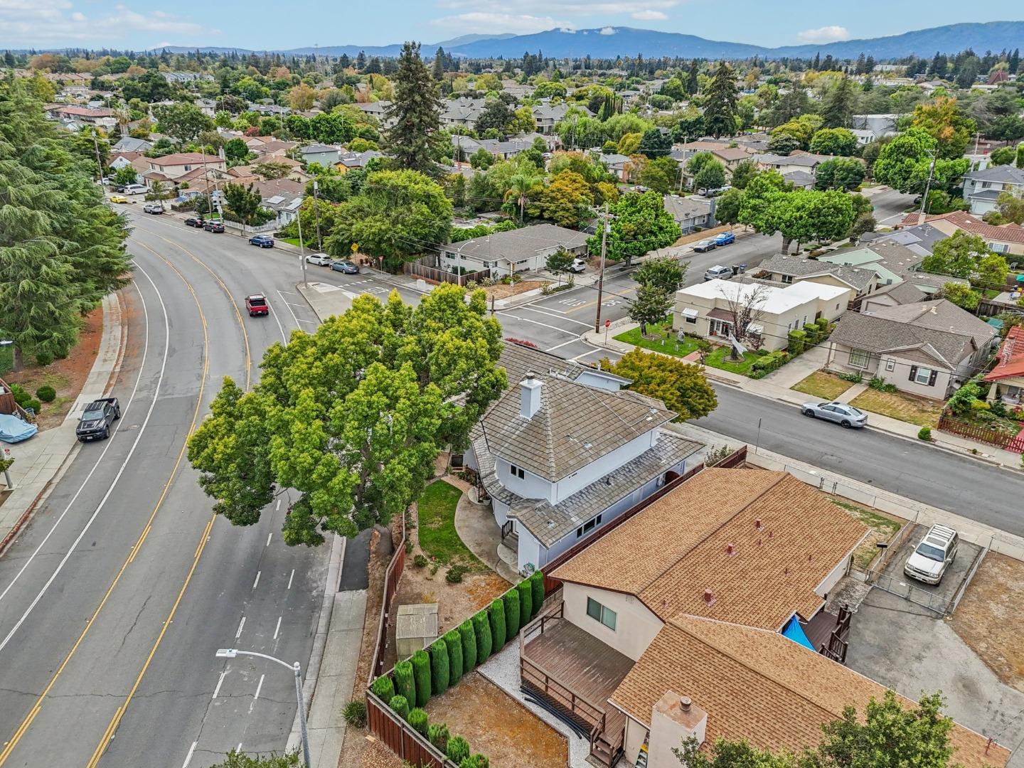 Detail Gallery Image 53 of 60 For 495 Lincoln Ave, Sunnyvale,  CA 94086 - 5 Beds | 3/1 Baths
