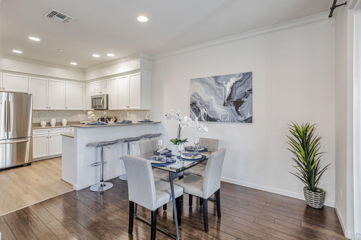 Detail Gallery Image 14 of 40 For 1137 Mallow Ter, San Jose,  CA 95133 - 2 Beds | 2/1 Baths