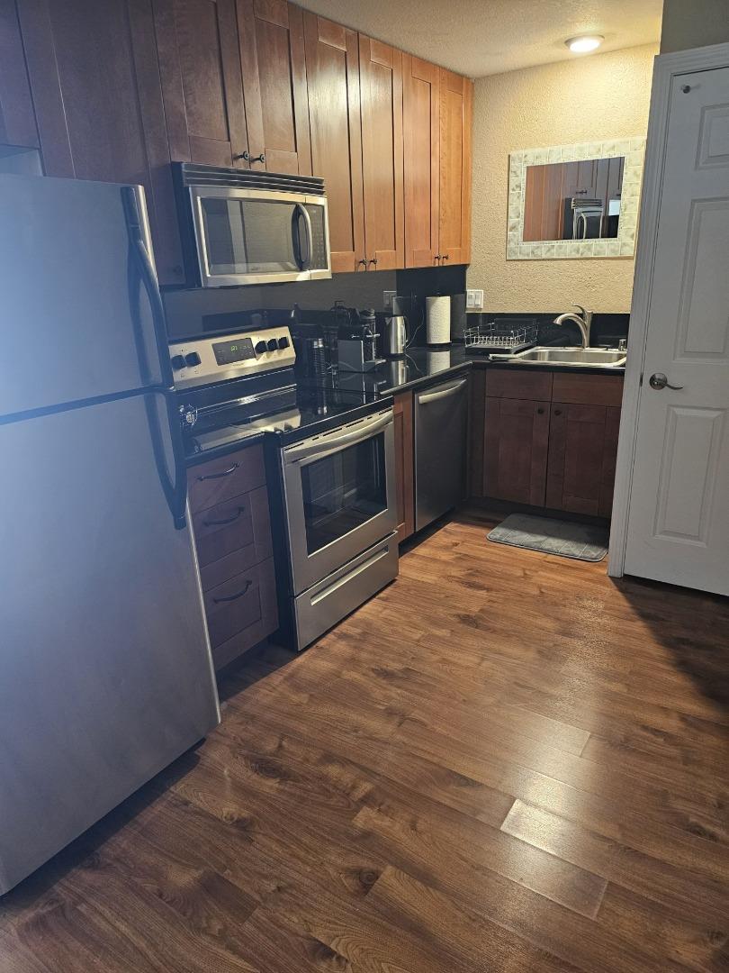 Detail Gallery Image 10 of 19 For 820 Casanova Ave #76,  Monterey,  CA 93940 - 1 Beds | 1 Baths
