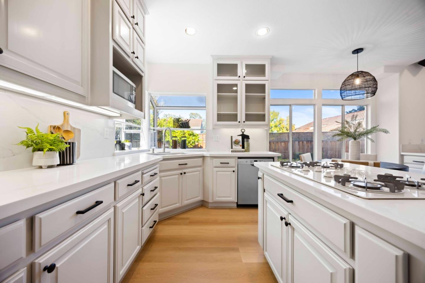 Detail Gallery Image 11 of 56 For 904 Capri Dr, Campbell,  CA 95008 - 5 Beds | 3 Baths
