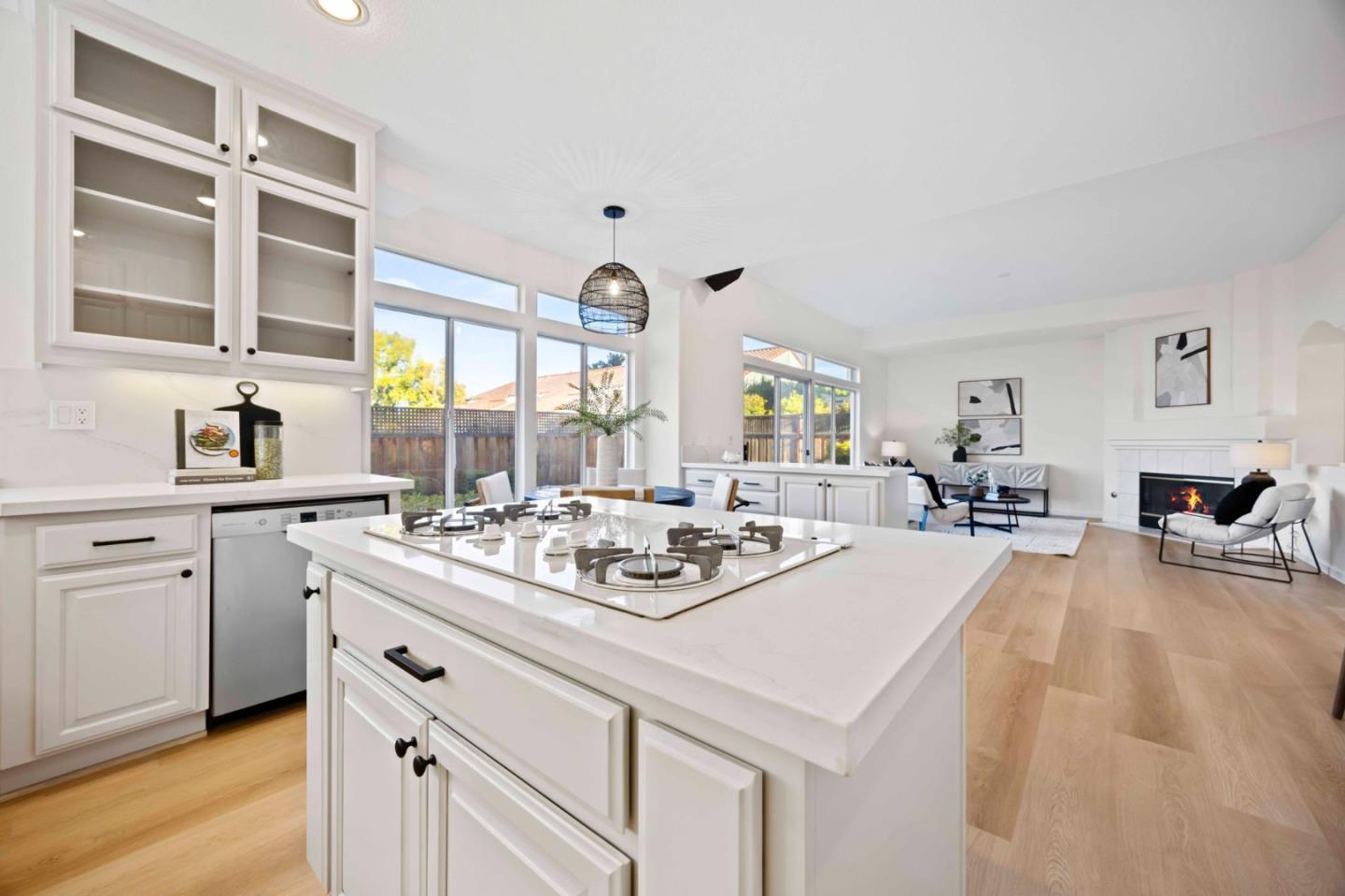 Detail Gallery Image 13 of 56 For 904 Capri Dr, Campbell,  CA 95008 - 5 Beds | 3 Baths