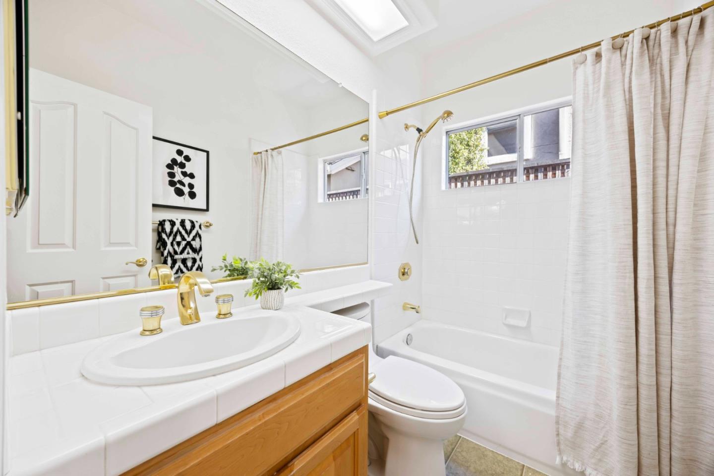 Detail Gallery Image 25 of 56 For 904 Capri Dr, Campbell,  CA 95008 - 5 Beds | 3 Baths