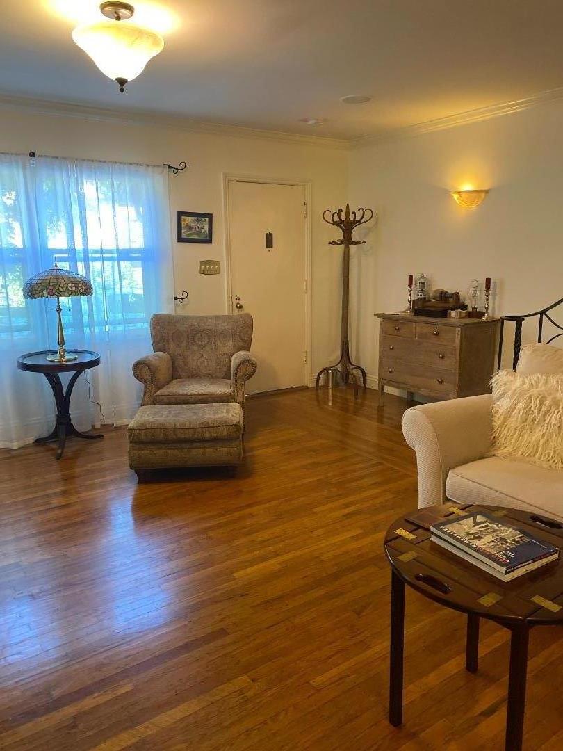 Detail Gallery Image 4 of 10 For 834 Kipling St, Palo Alto,  CA 94301 - 3 Beds | 1/1 Baths