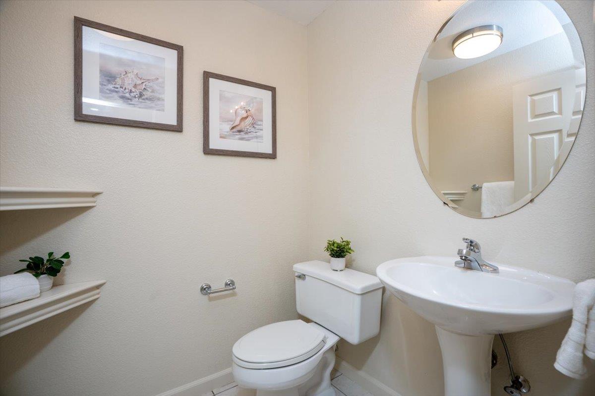Detail Gallery Image 10 of 25 For 25 Windcrest Ln, South San Francisco,  CA 94080 - 3 Beds | 2/1 Baths